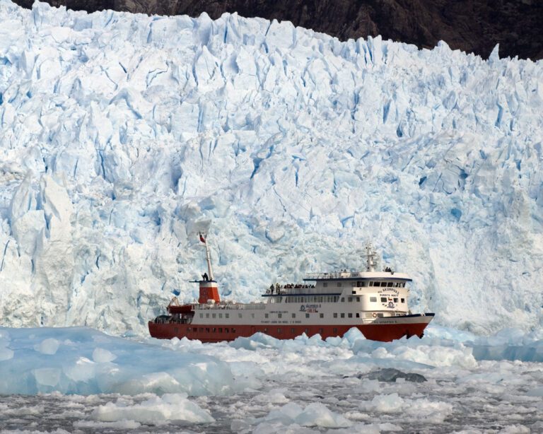 Laguna y Glaciar San Rafael
